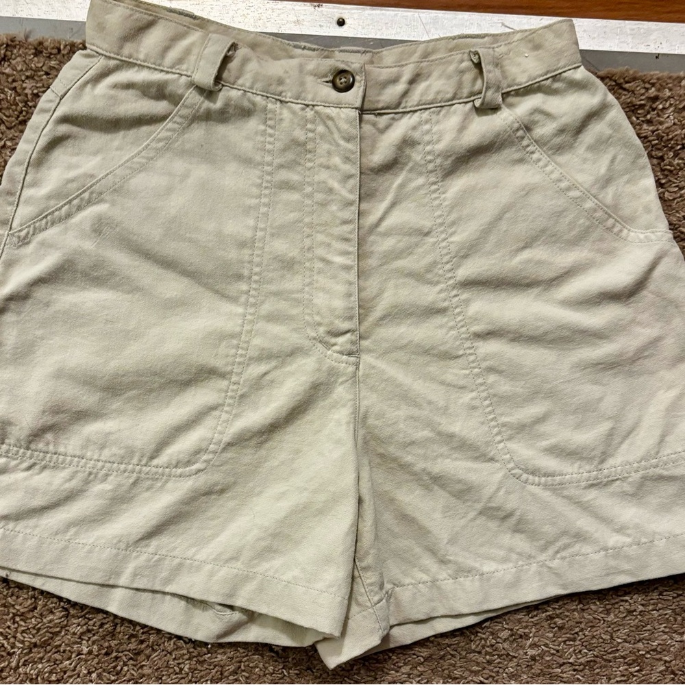 North Face Women's Shorts Size 8 Tan Khaki 100% Nylon Cargo Hiking Quick Dry
